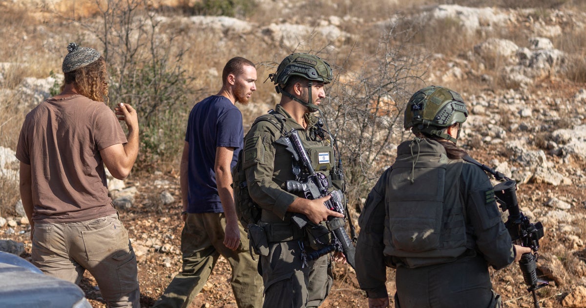 PALESTINIAN-ISRAEL-CONFLICT-WESTBANK-OLIVE-HARVEST-SETTELERS