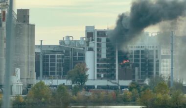 Explosion and fire erupt at Quaker Oats plant in Cedar Rapids, Iowa; no injuries